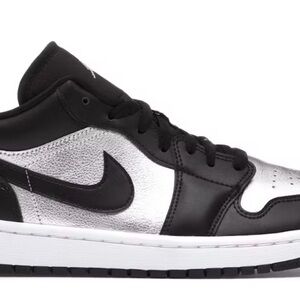 Nike Jordan 1 Low Black Metallic Silver Size 9.5